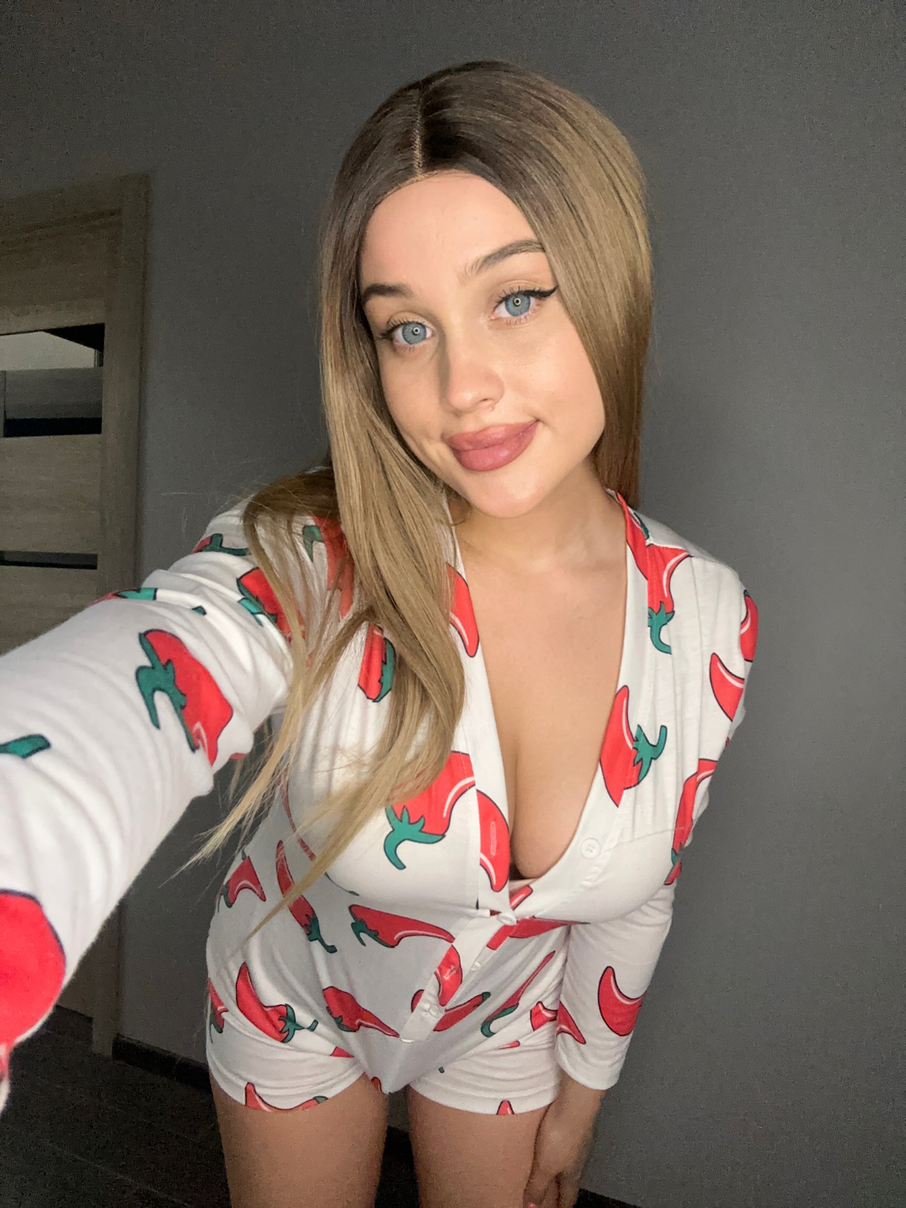 Stella 8 INCH TGIRL FREE OnlyFans
