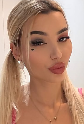 Barbie Raxett OnlyFans