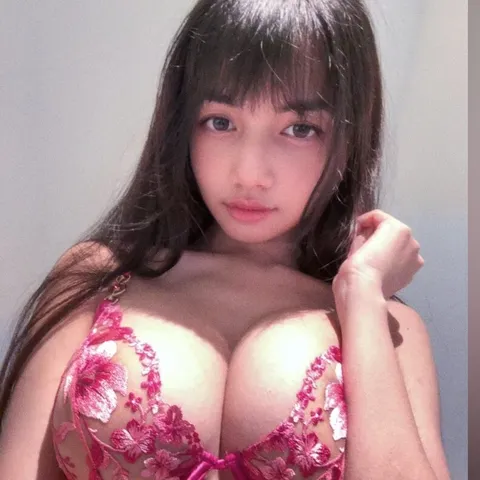 Lin uwudracu OnlyFans