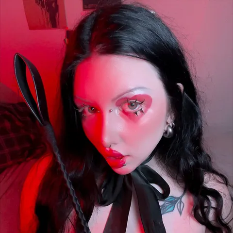 Kira Goth Girl OnlyFans creator