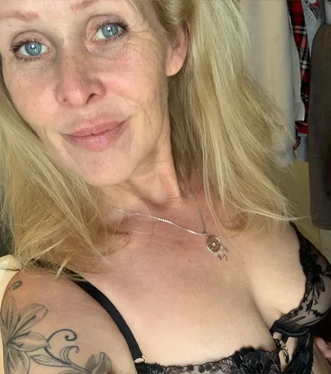 @missmirka OnlyFans