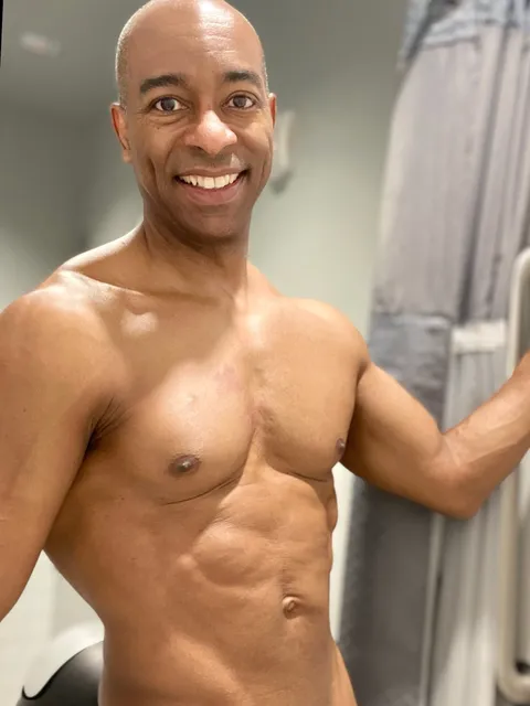 NudeGuyYoga OnlyFans