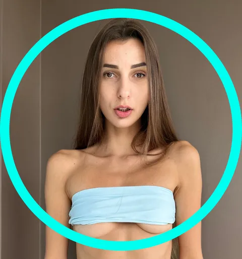 𝙎𝙡𝙞𝙢 𝙆𝙖𝙧𝙮 OnlyFans creator