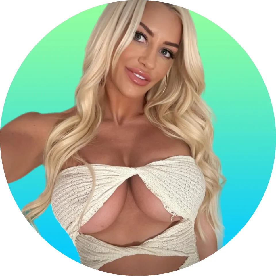 SIENNA PETITE DOLL OnlyFans