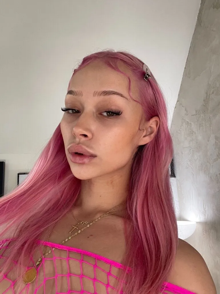 Adell CLUB OnlyFans