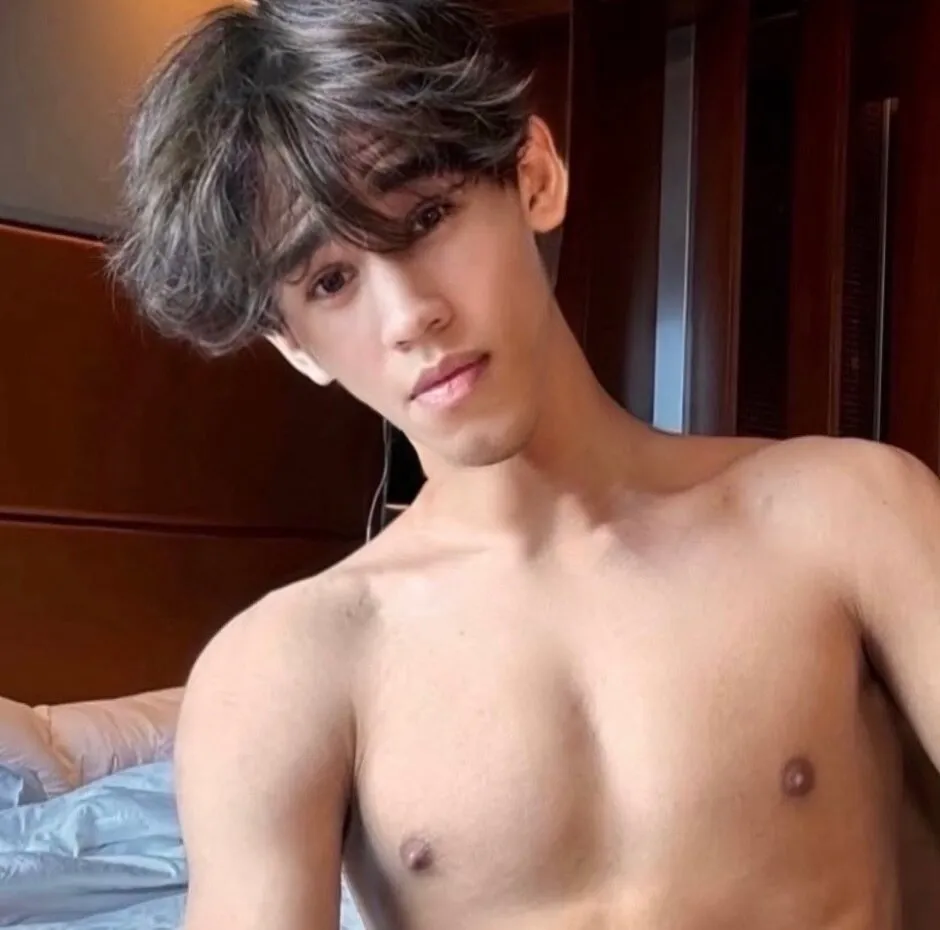 Alejandro Twink OnlyFans