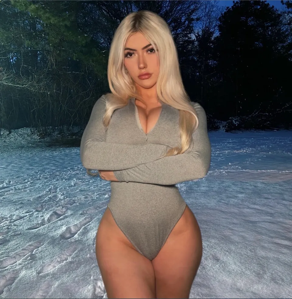April Hills OnlyFans