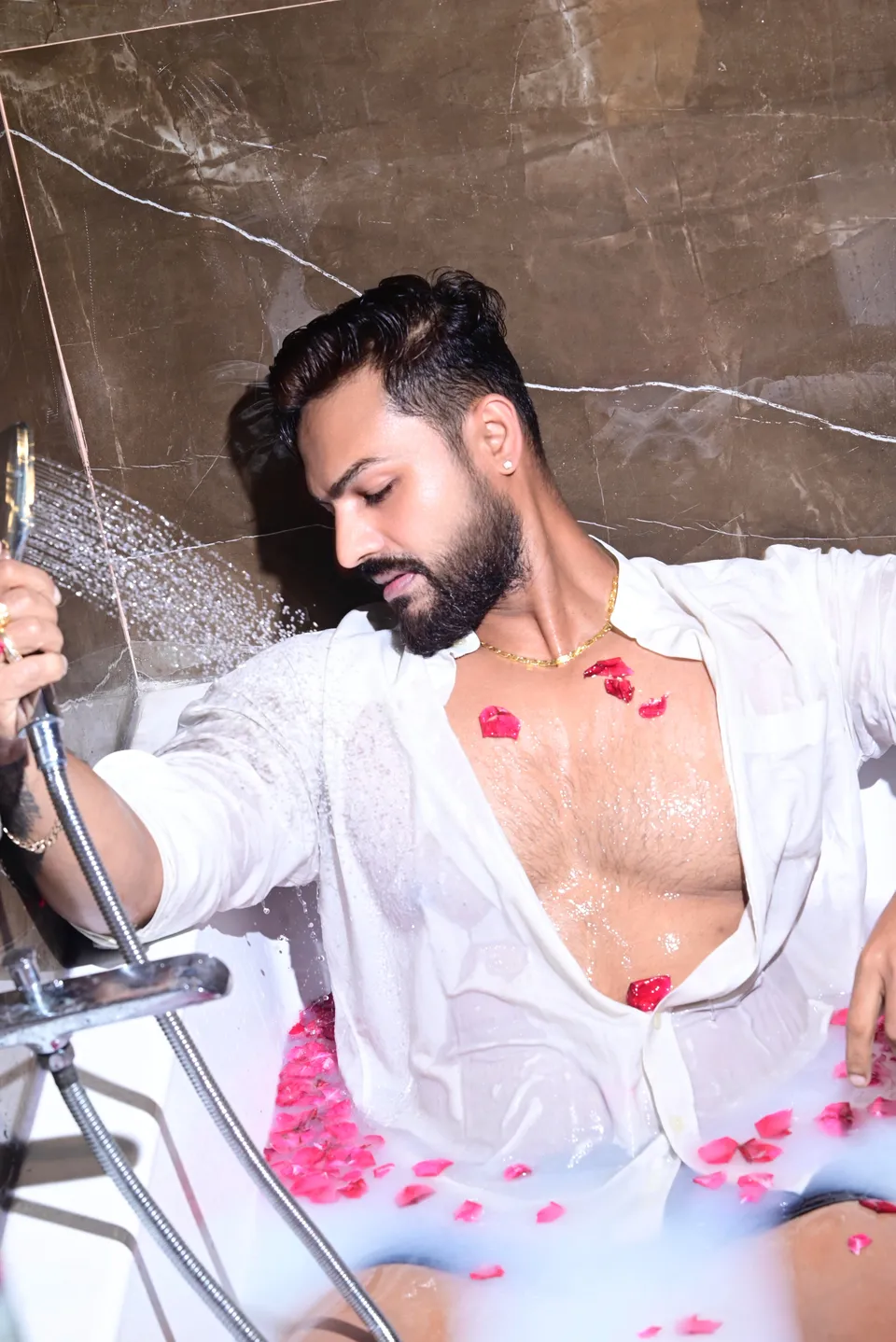 Bong Hunk OnlyFans