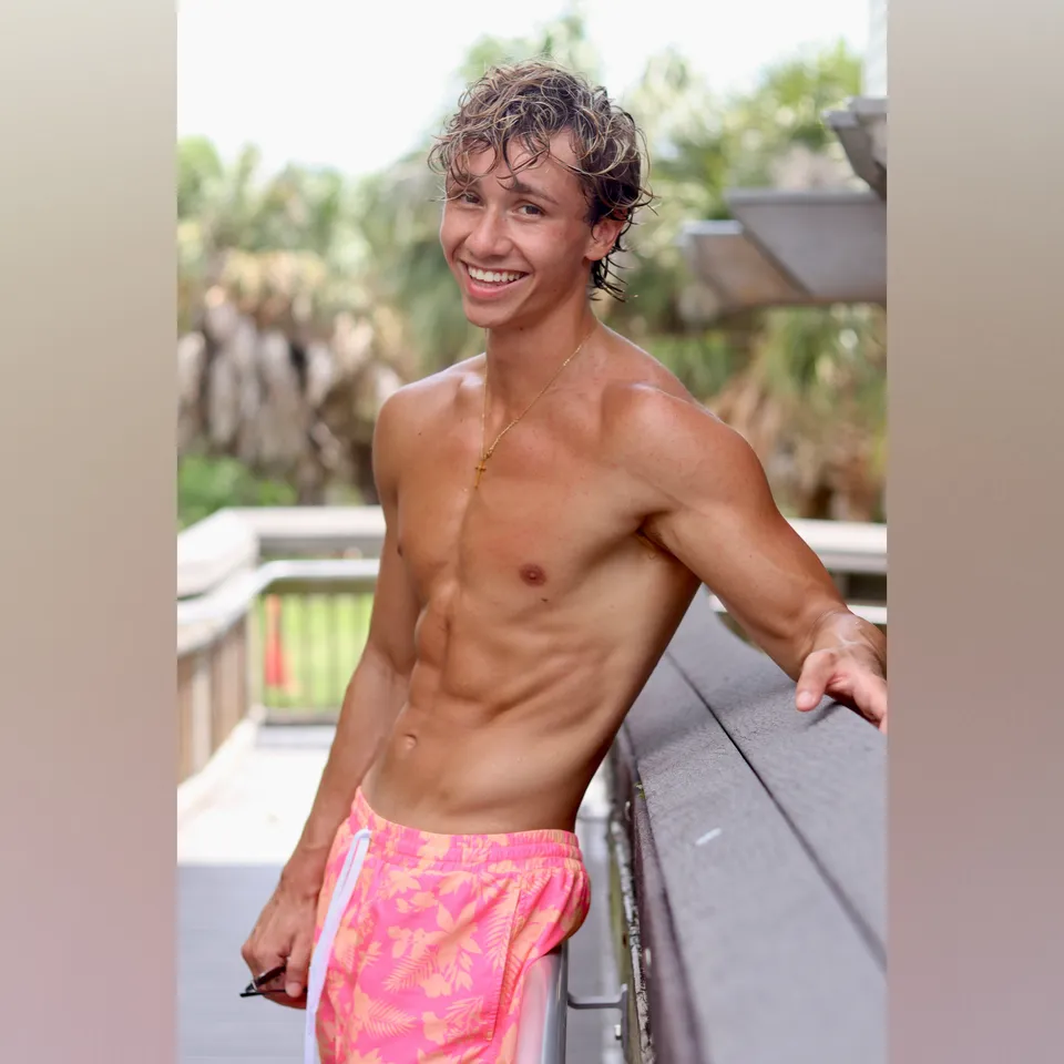 curly_goldenretriever OnlyFans