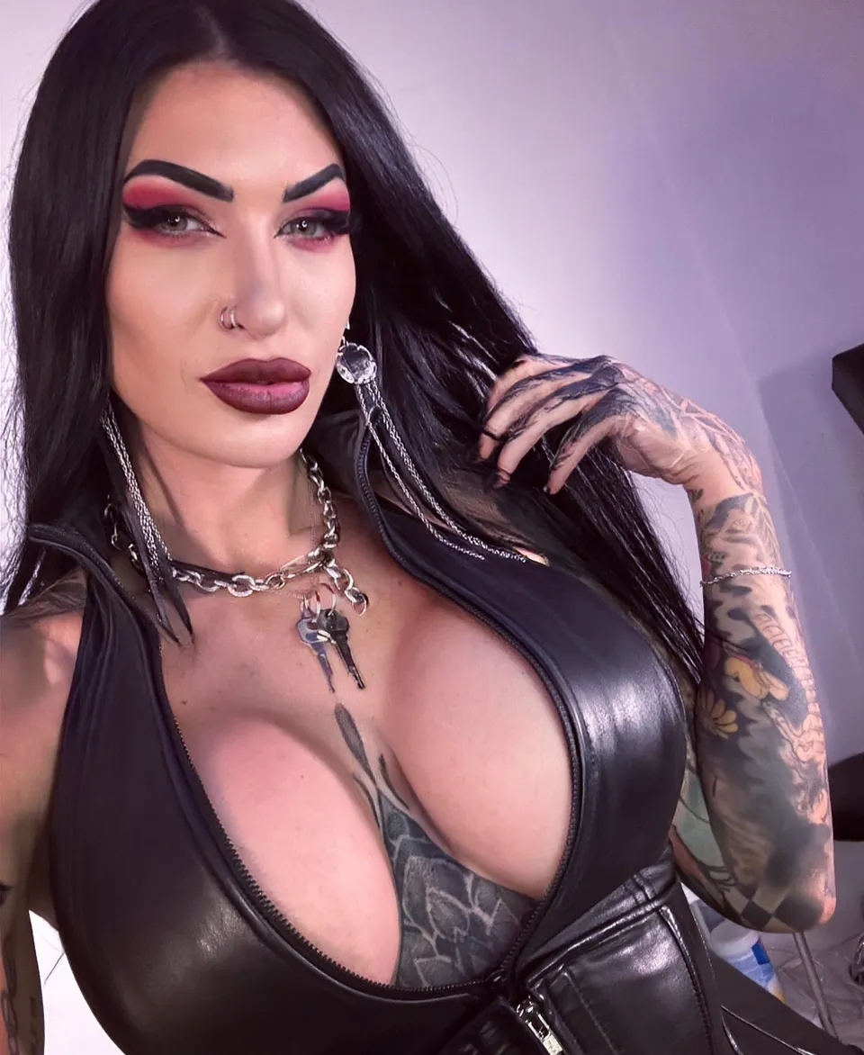 Mistress Damazonia OnlyFans