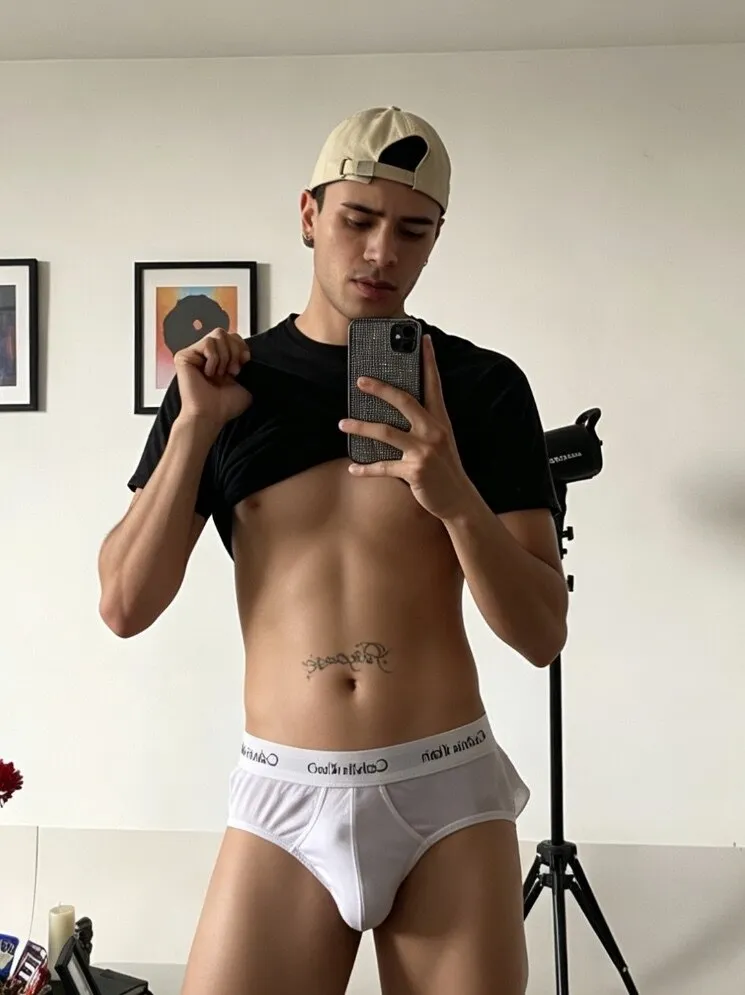 Derek Caicedo OnlyFans