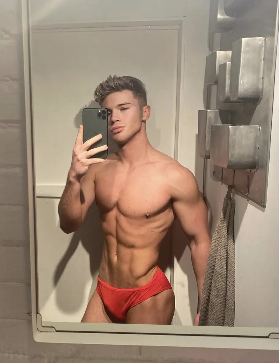 Deanyoung OnlyFans
