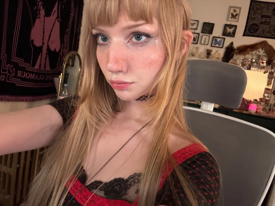 strange girl OnlyFans