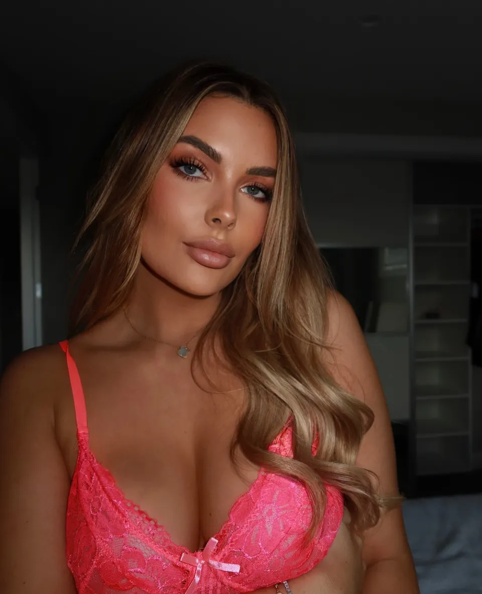 Sarah Harris OnlyFans