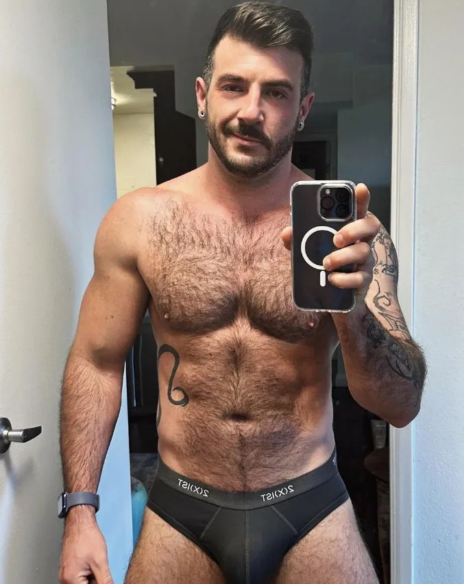 Ian Holms OnlyFans