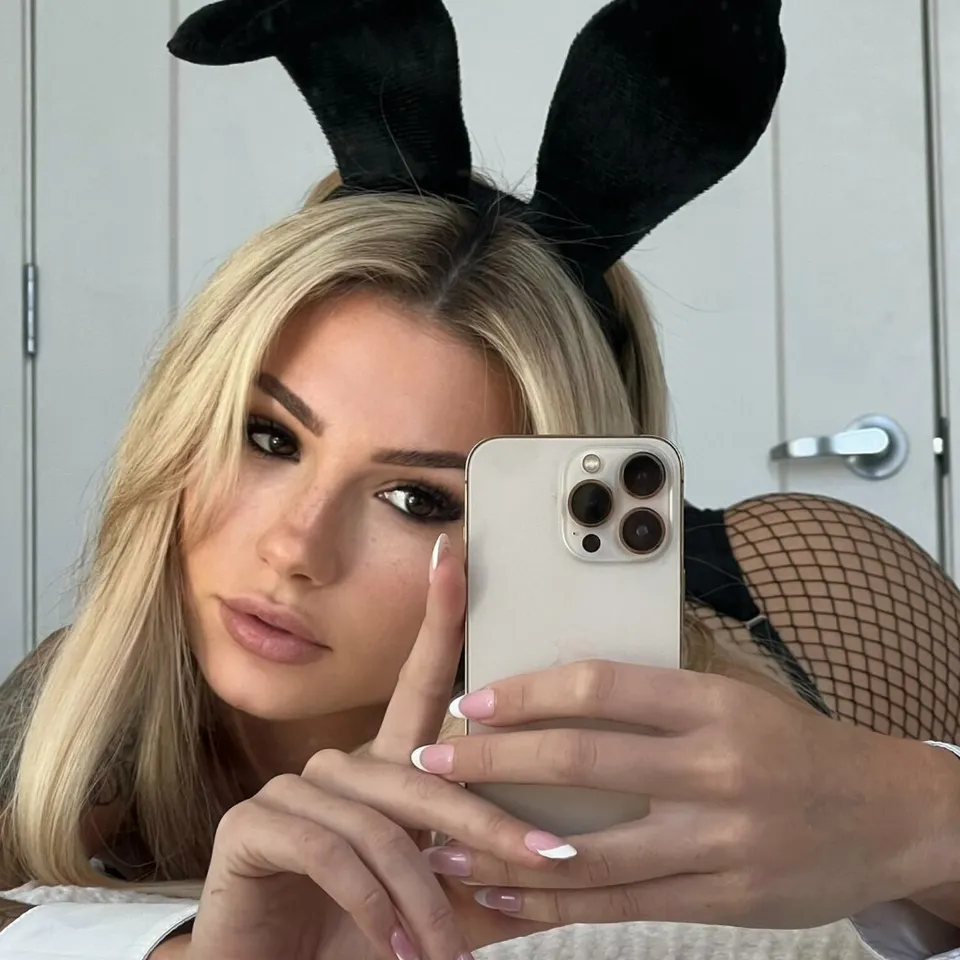 Julie Ambrose OnlyFans