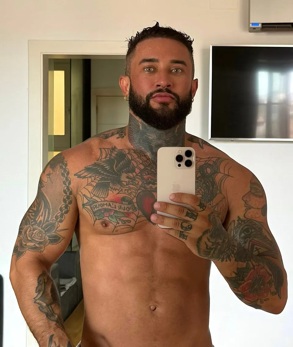 Lawrence London 245k PAGE LIKES 1 OnlyFans