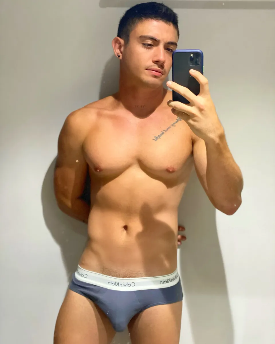 Leoo carvajal OnlyFans