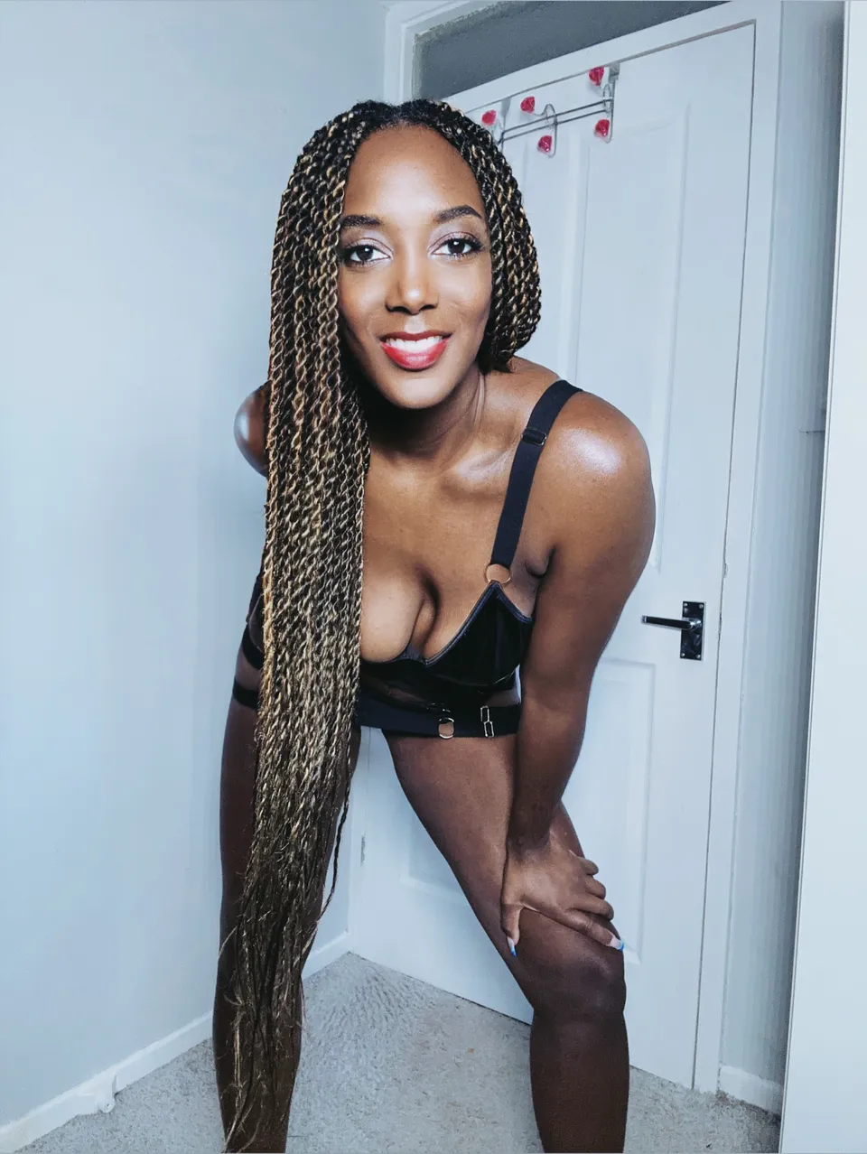Mistress Lorraine Femdom Amazonian OnlyFans