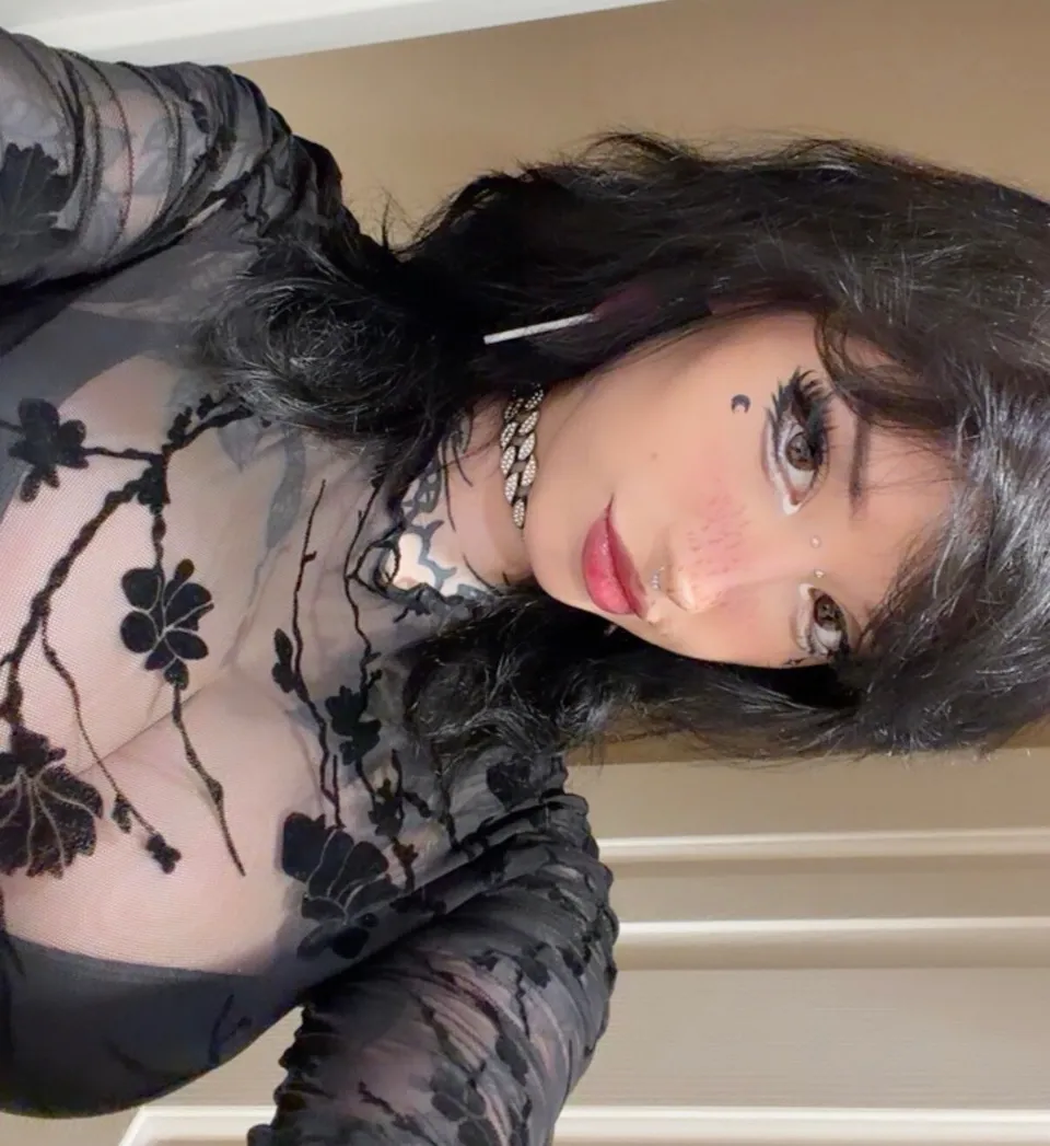 rose : : OnlyFans