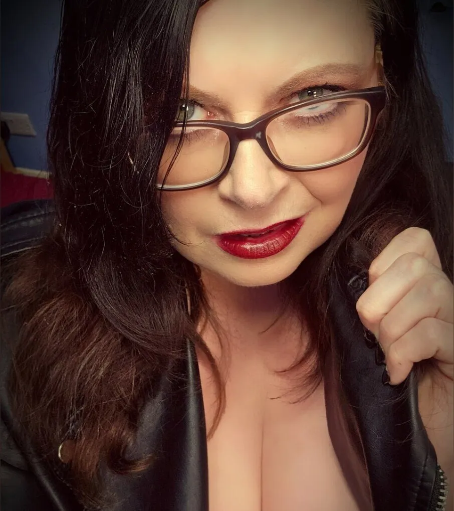 Mature Busty MlLF OnlyFans