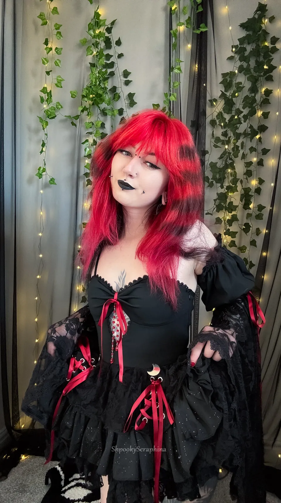 UR TO JOIN GOTH GF SARAH OnlyFans