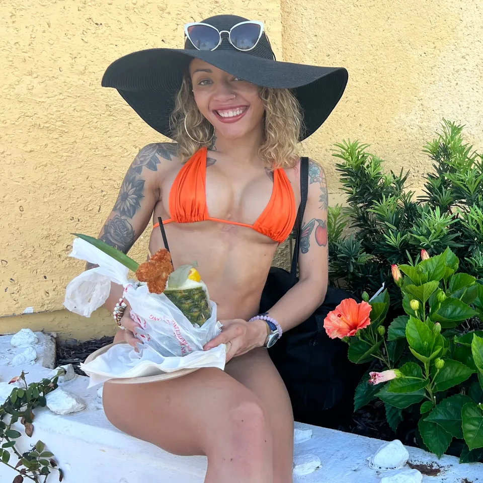 Holly Hendrix OnlyFans